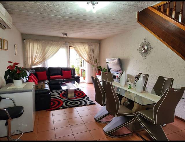 2 BEDROOM APARTMENT FOR SALE IN KEY WEST ESTATE